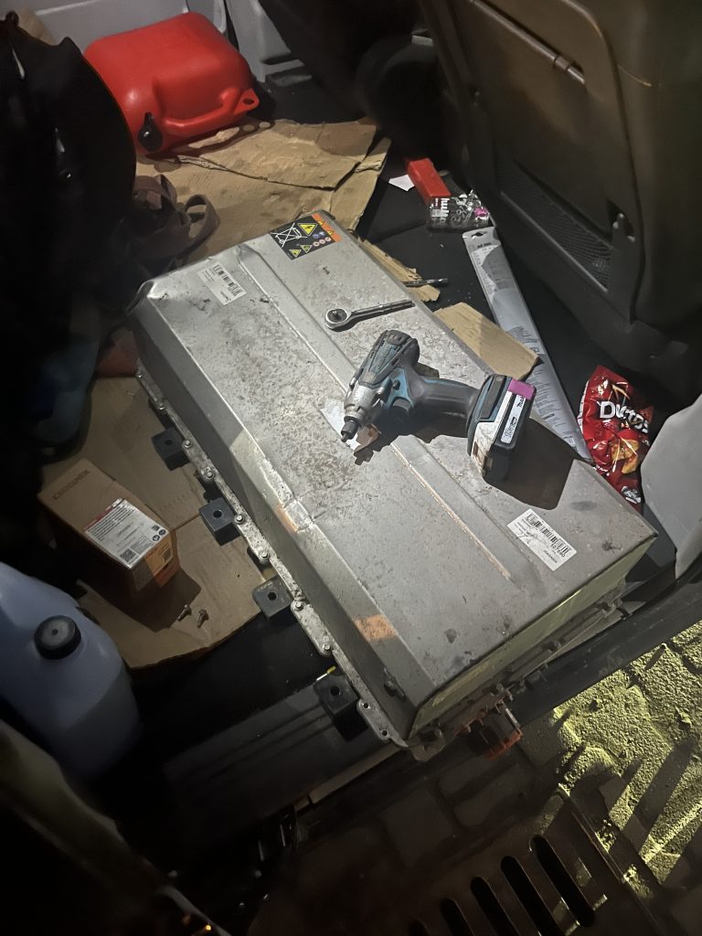 Elektryk z Dojazdem w Warszawie, Mechanik z dojazdem do firmy, domu, korporacji, warsztat aut na dojazd 30 min od telefonu.