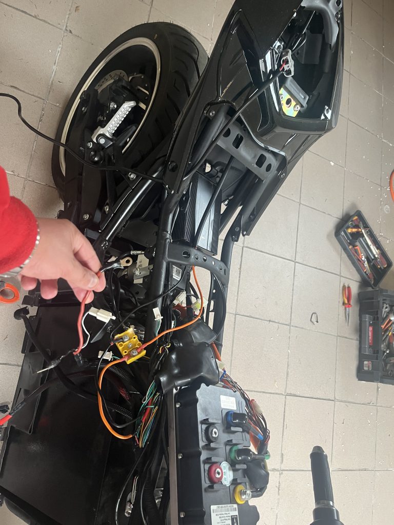 Dojazd mechanika na Miejsce, jako firma stawiamy na indywidualne podejście do każdego klienta oraz pełną transparentność.