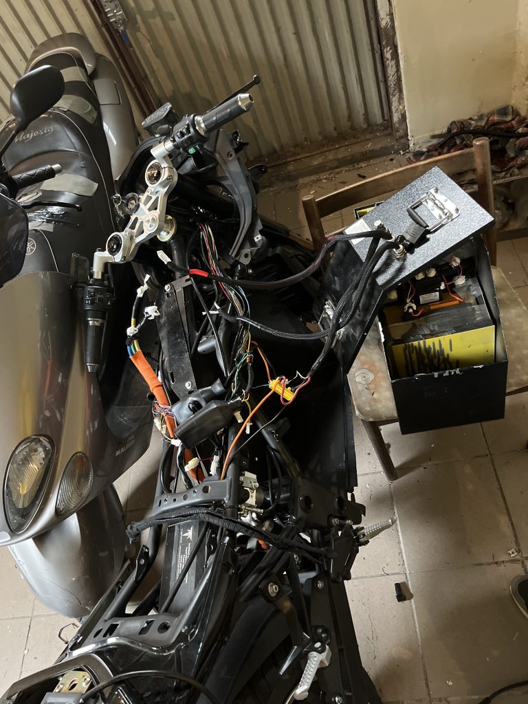 Naprawa chińskich skuterów, z dojazdem do klienta, warsztat i serwis u naszego mechanika samochodowego, działamy szybko i 7 dni w tyg.