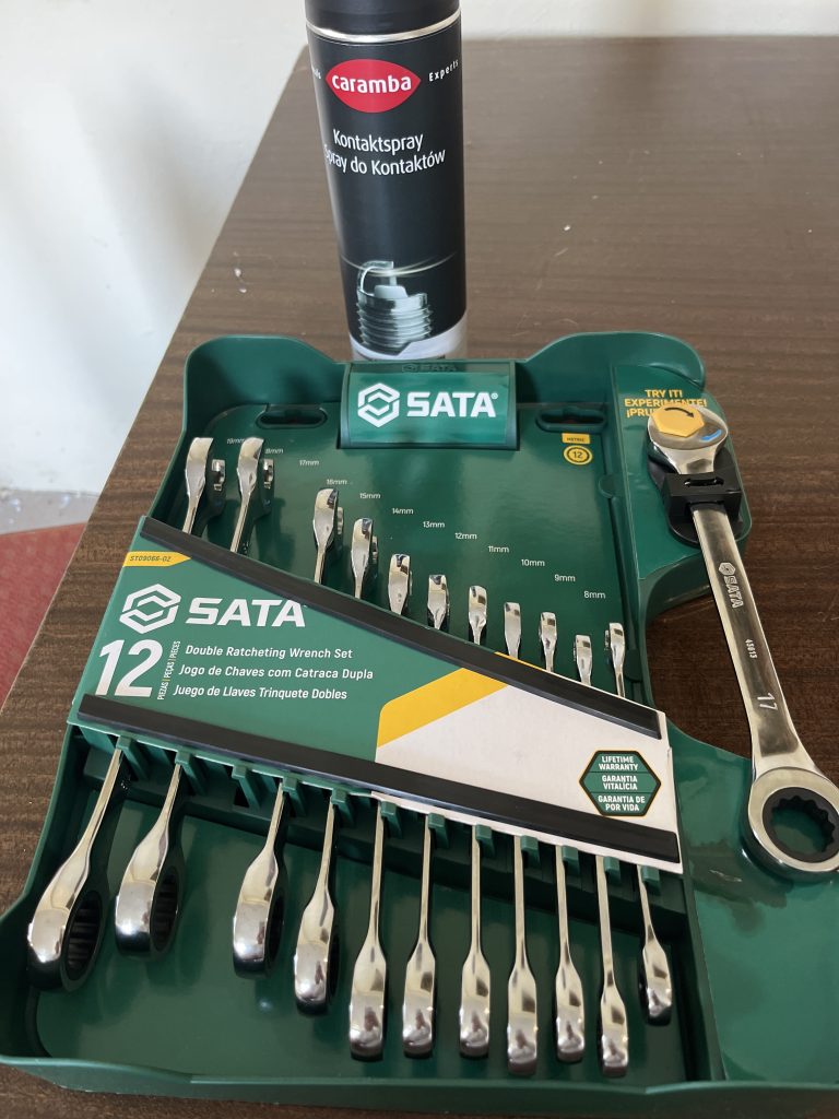 Naprawy samochodów w miejscu awarii pojazdu klienta w Warszawie, Piasecznie, Pruszkowie, Wołominie, Elektryk i Mechanika Auta.