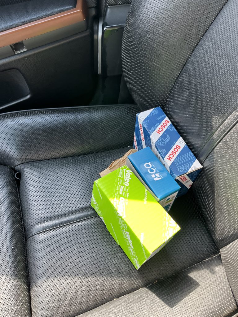 Awaryjne odpalanie samochodu, Warszawa Serwis Samochodów z Dojazdem i Warsztat do Aut, mechanik pojazdów osobowych oraz elektryk samochodowy.