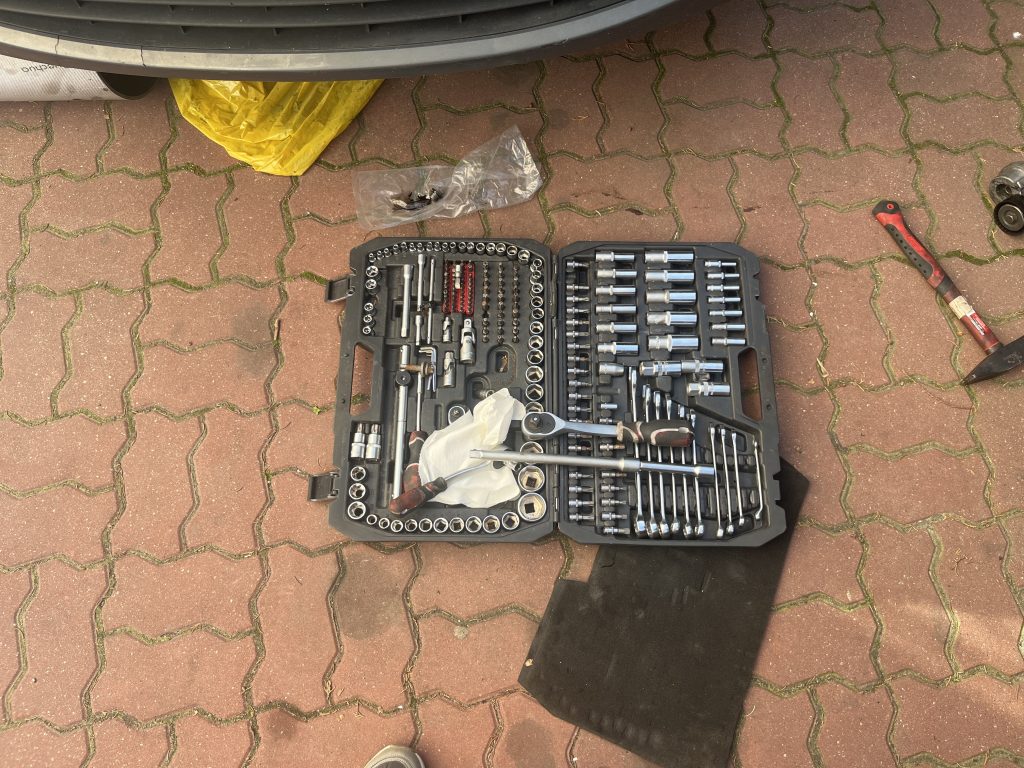 Elektryka i Warsztat, Mechanik Pojazdów i Serwis samochodowy ze dojazdem do klienta w Warszawie, zamów serwis mobilny.