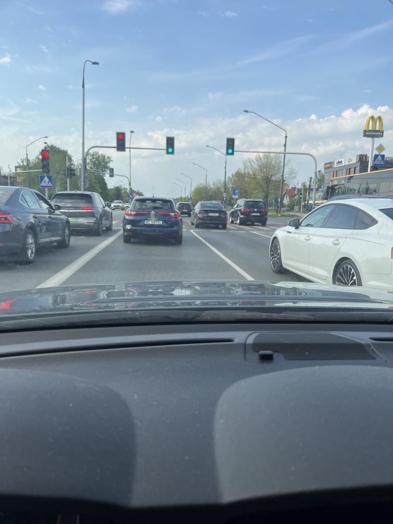 Awaryjne odpalanie samochodu w Warszawie - Tani Mechanik Samochodowy, staramy się pomagać osobą z Warszawy, dzwoń już teraz.